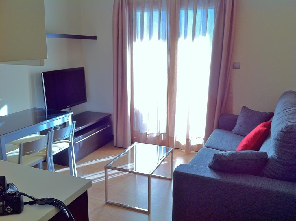 Aparthotel Bubal El Pueyo de Jaca Pokoj fotografie